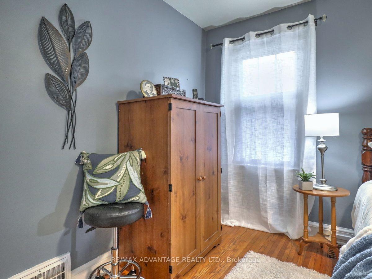Photo 23 of 232 Edward Street, London, South G — HOMEH