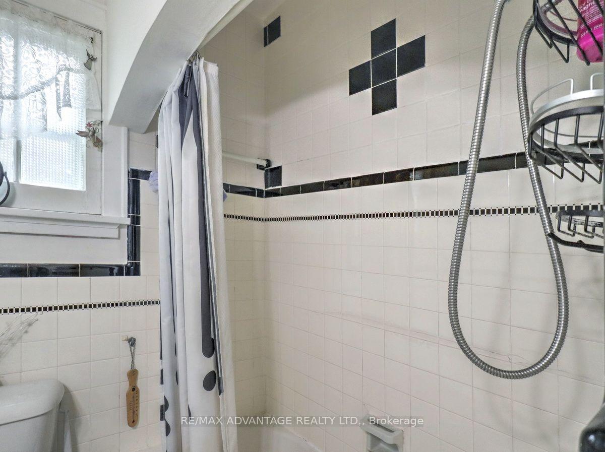Photo 28 of 232 Edward Street, London, South G — HOMEH