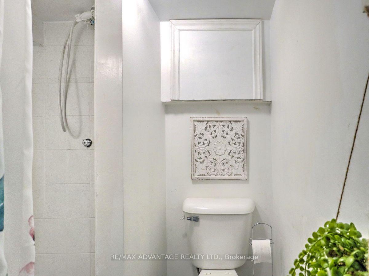 Photo 32 of 232 Edward Street, London, South G — HOMEH