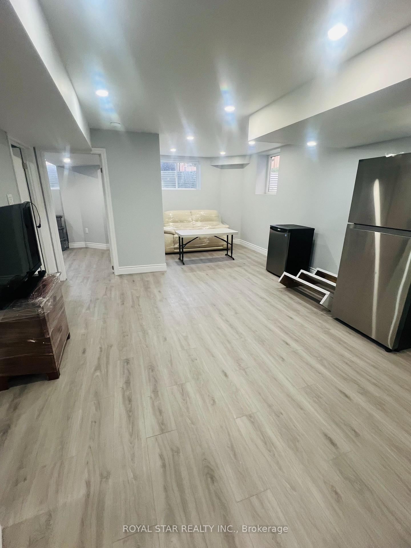 Photo 2 of Unit Basement, 121 Bonnieglen Farm Boulevard, Caledon, Rural Caledon — HOMEH