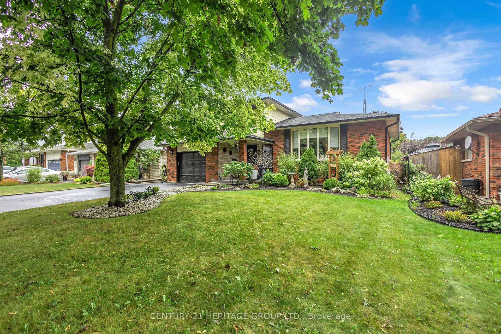 Photo 3 of 56 Scotia Avenue, Brantford, Greenbrier — HOMEH