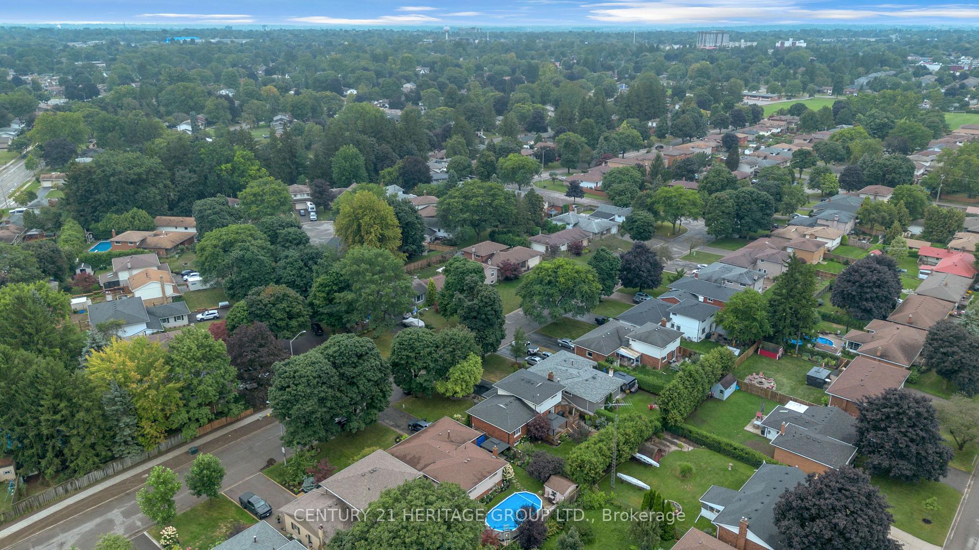 Photo 31 of 56 Scotia Avenue, Brantford, Greenbrier — HOMEH