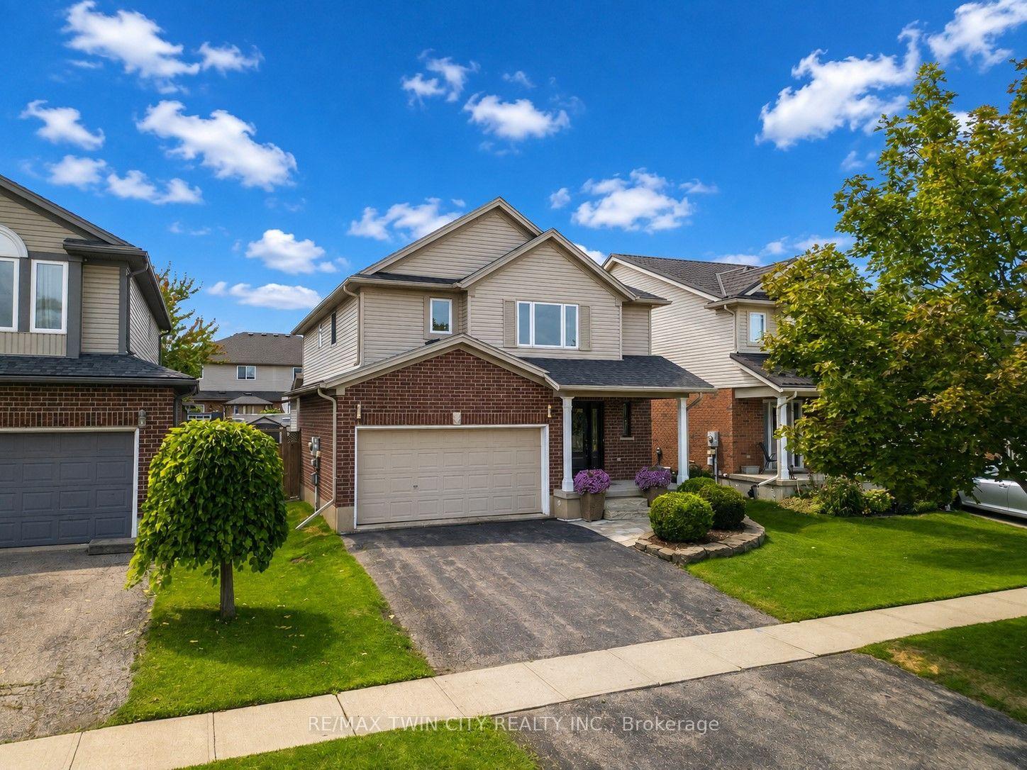 Photo 2 of 64 Brenneman Drive, Wilmot, Baden — HOMEH