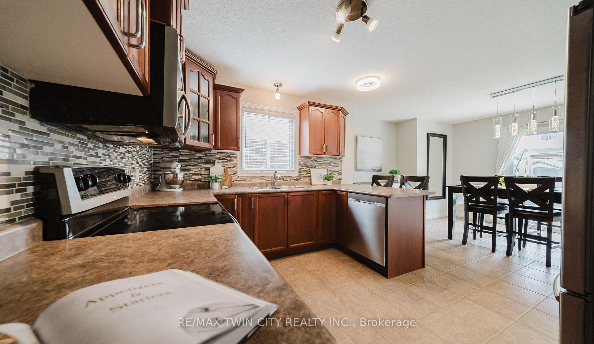 Photo 12 of 64 Brenneman Drive, Wilmot, Baden — HOMEH