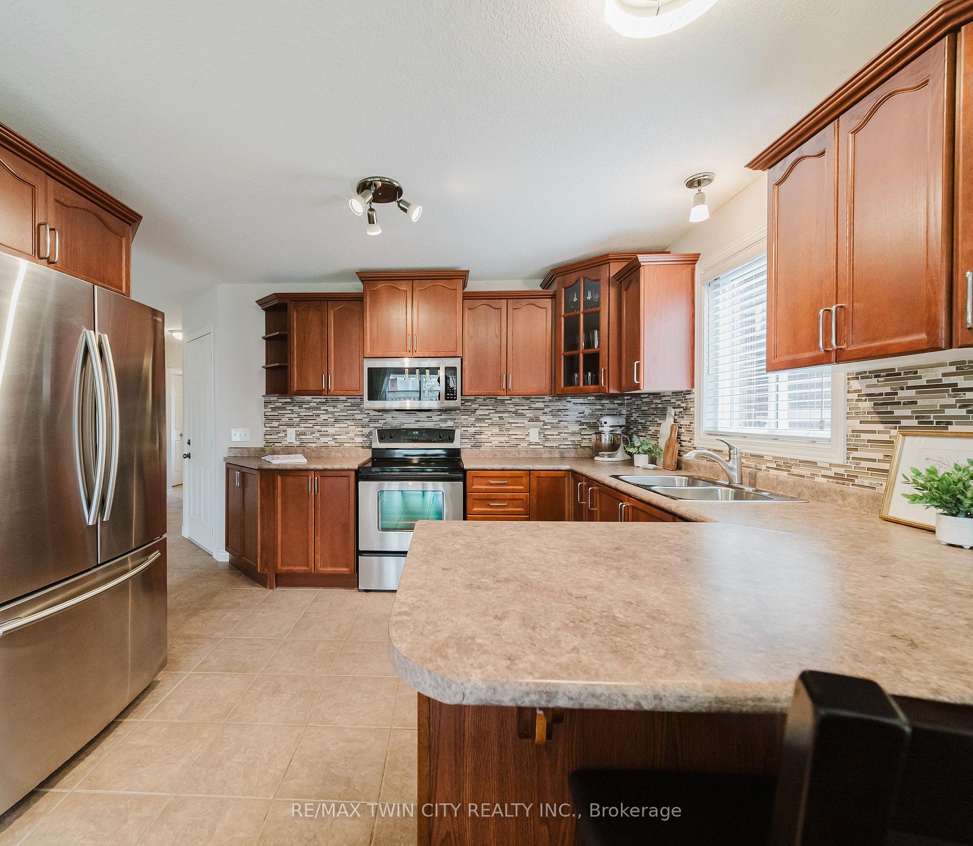 Photo 13 of 64 Brenneman Drive, Wilmot, Baden — HOMEH