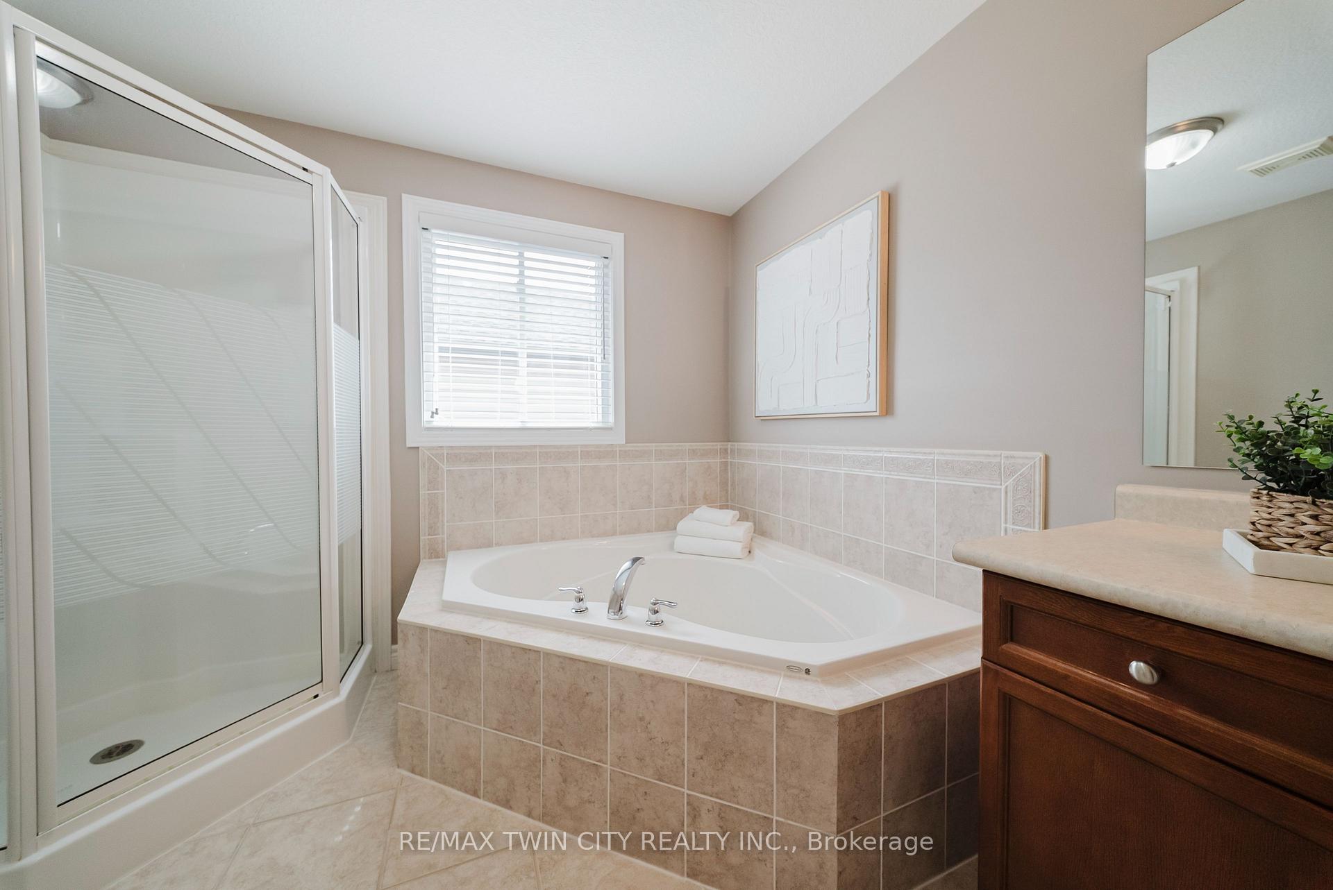 Photo 28 of 64 Brenneman Drive, Wilmot, Baden — HOMEH