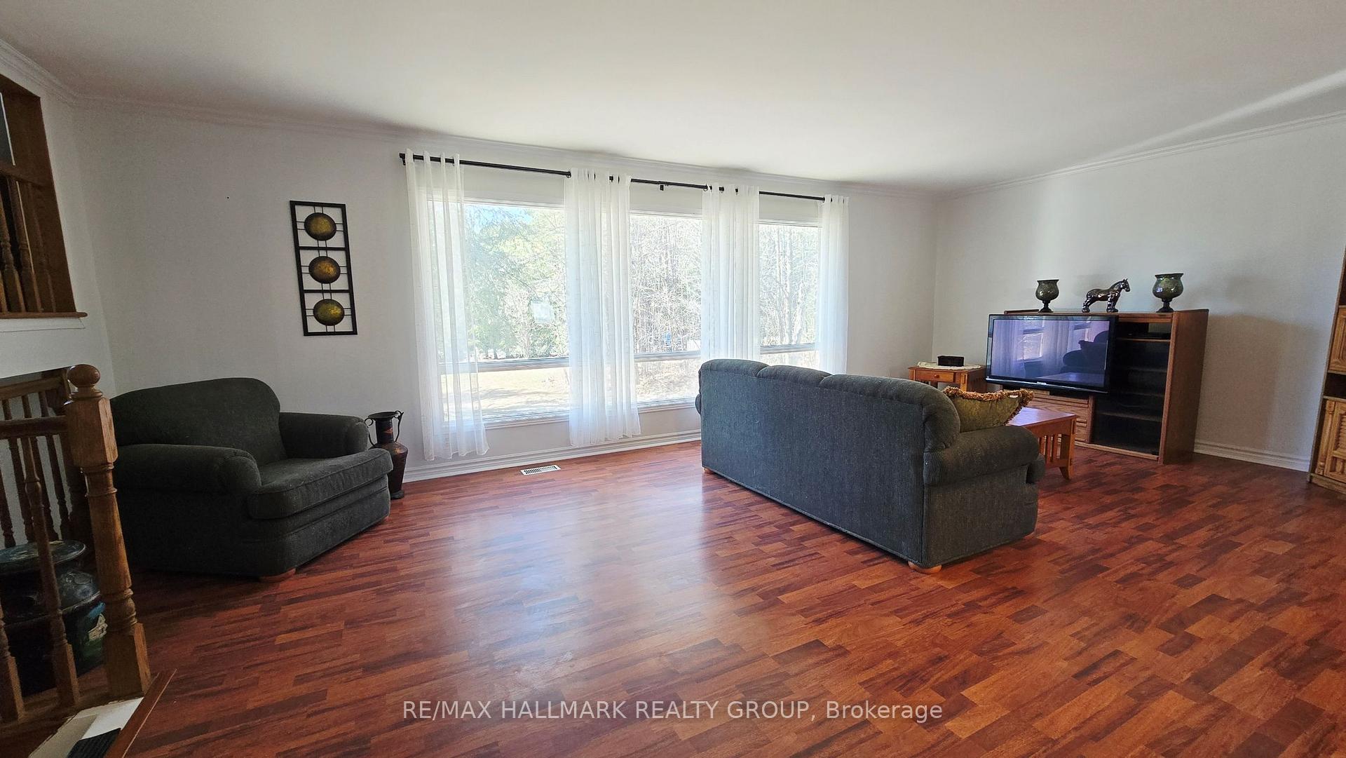 Photo 4 of 4318 Stonecrest Road, Ottawa, Woodlawn/Maclarens Landing/Kilmaurs — HOMEH