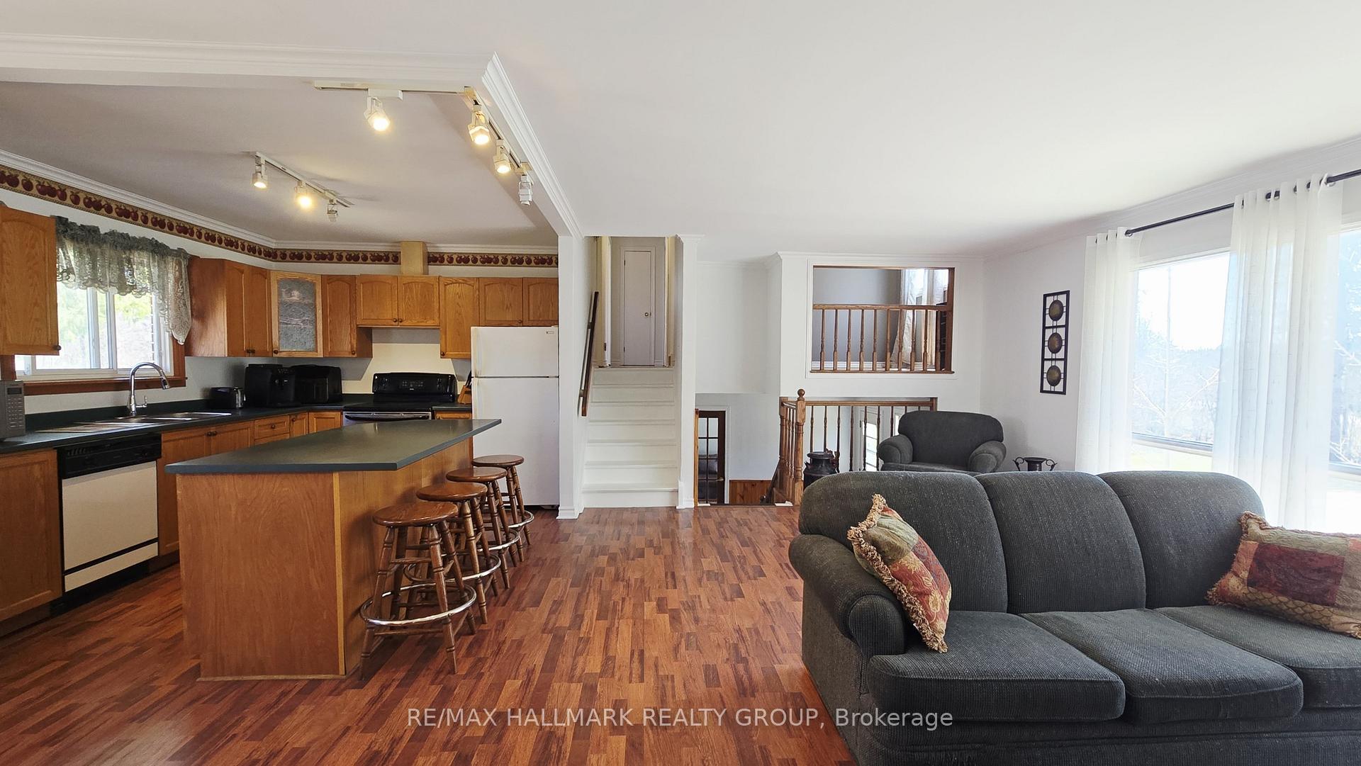 Photo 10 of 4318 Stonecrest Road, Ottawa, Woodlawn/Maclarens Landing/Kilmaurs — HOMEH