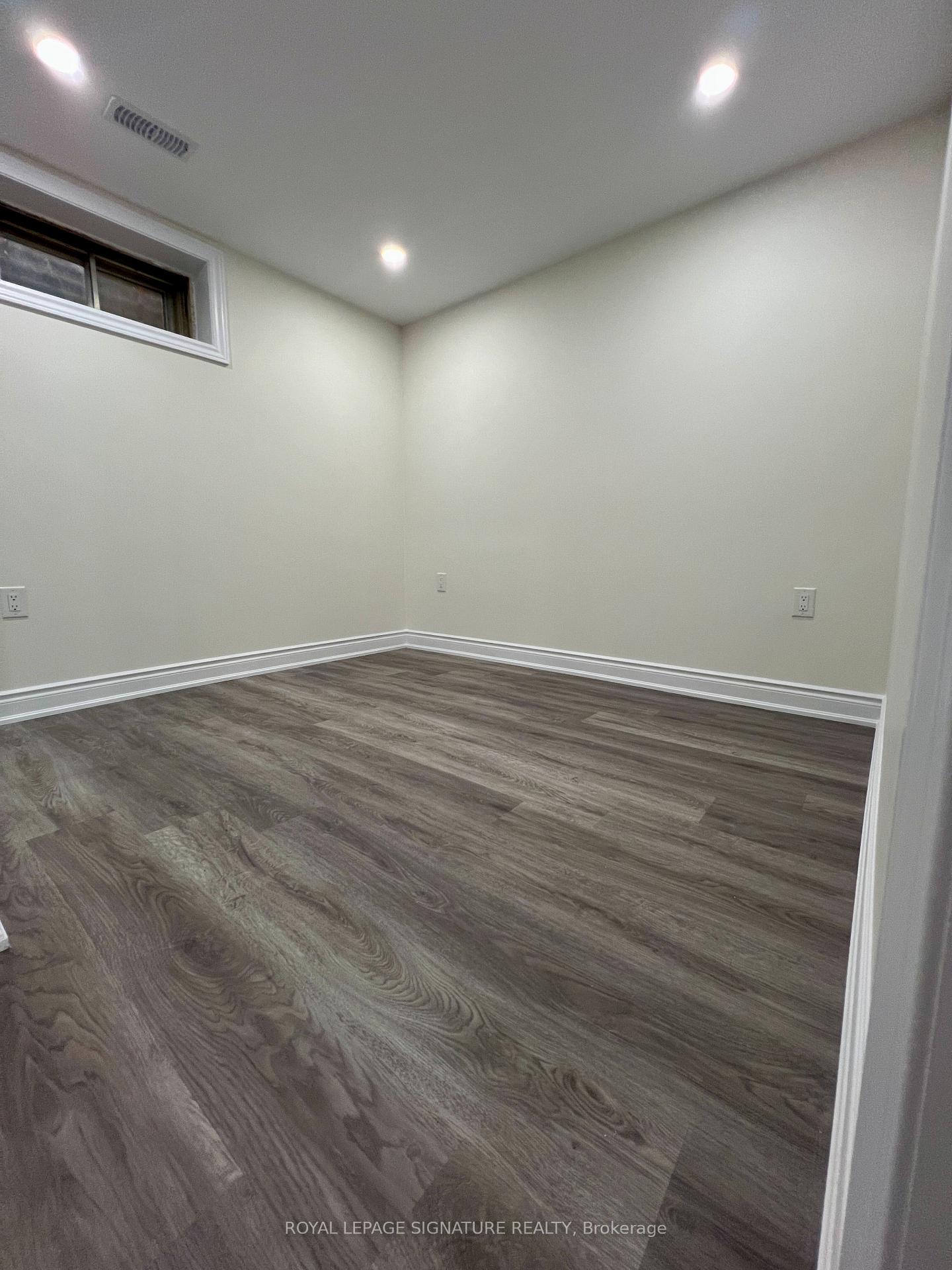 Photo 5 of 28 Skelton Boulevard, Brampton, Brampton North — HOMEH