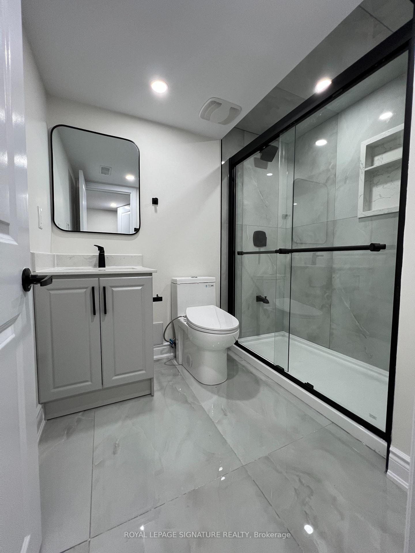 Photo 9 of 28 Skelton Boulevard, Brampton, Brampton North — HOMEH