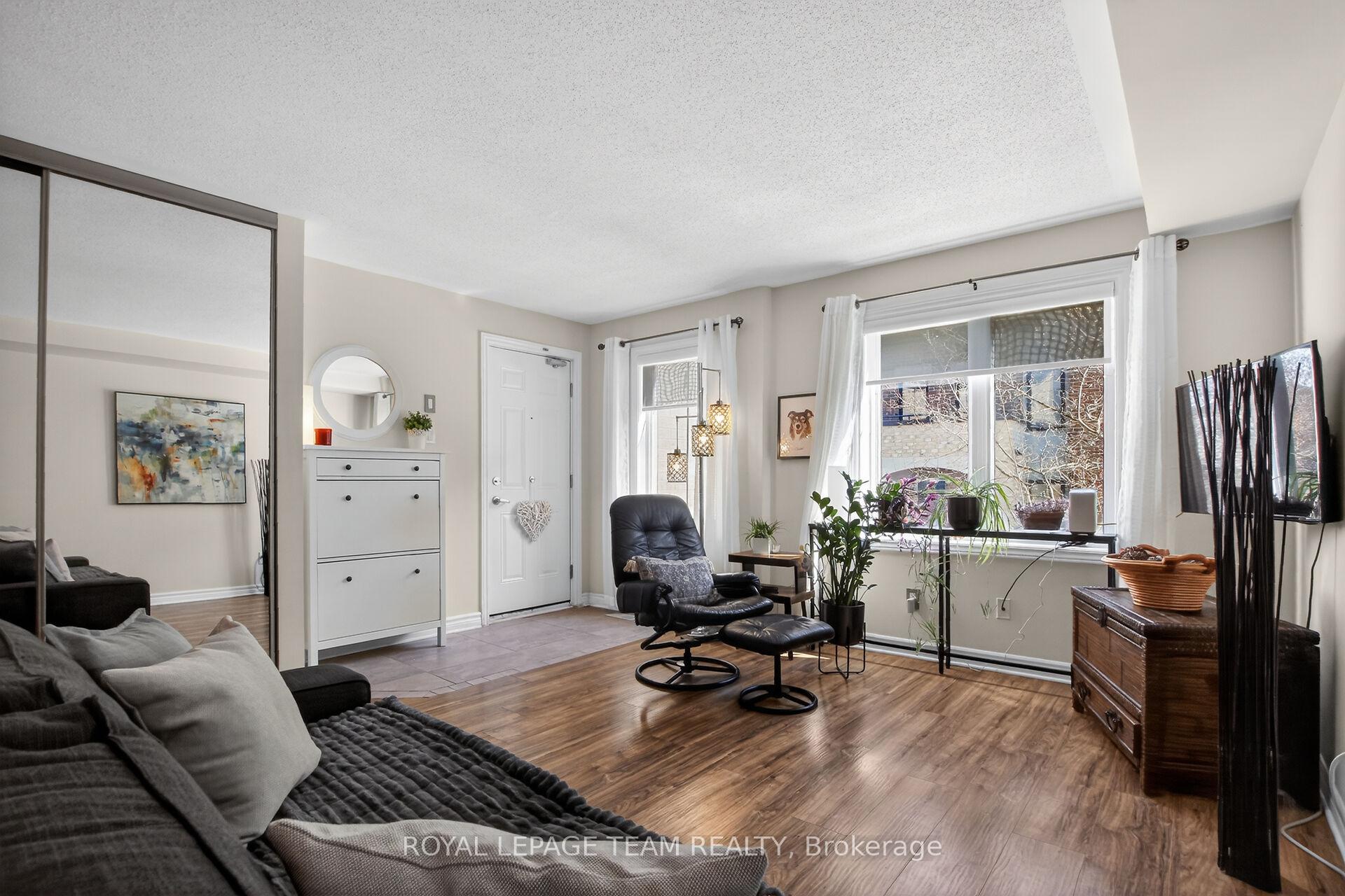 Photo 7 of 130A Lindenshade Drive, Ottawa, Barrhaven - Strandherd — HOMEH