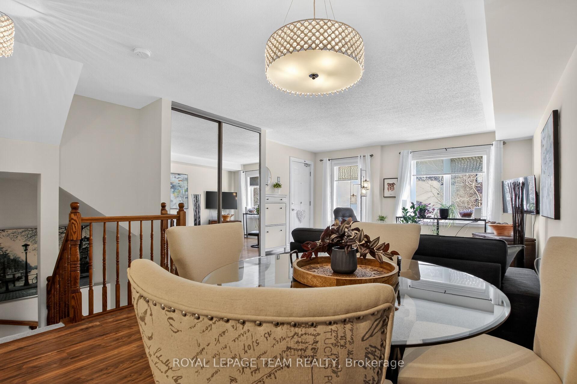 Photo 11 of 130A Lindenshade Drive, Ottawa, Barrhaven - Strandherd — HOMEH