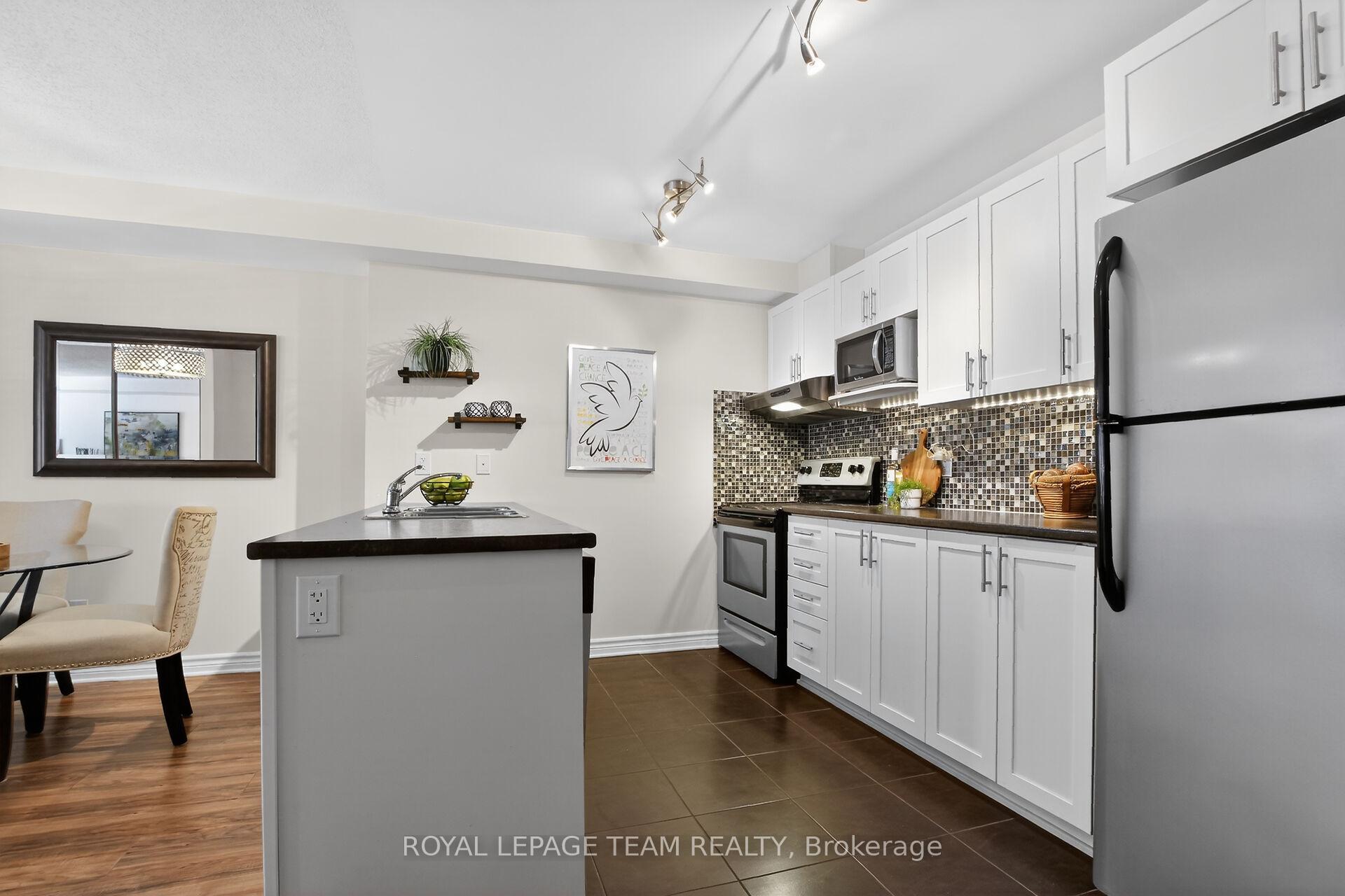 Photo 15 of 130A Lindenshade Drive, Ottawa, Barrhaven - Strandherd — HOMEH