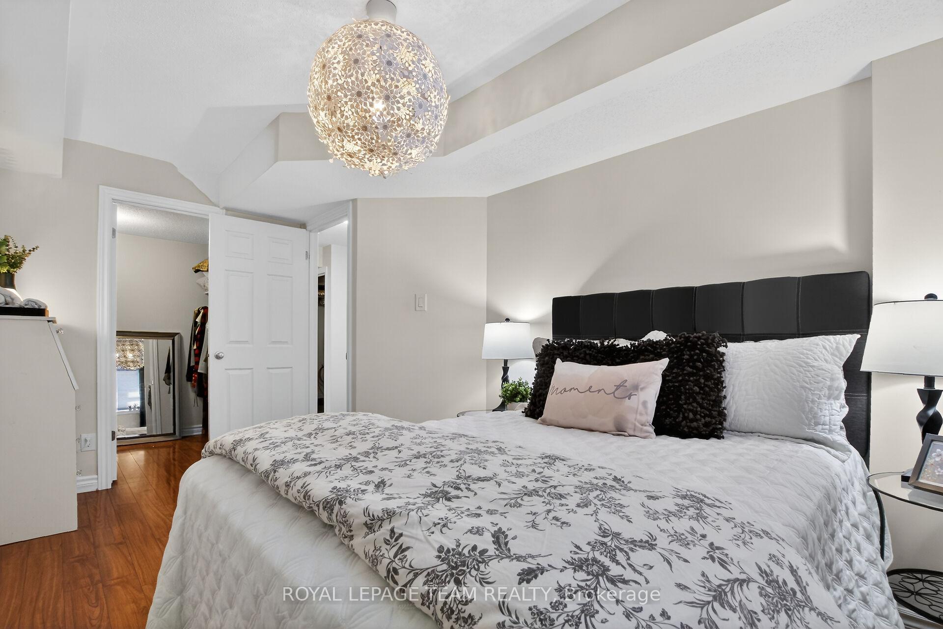 Photo 20 of 130A Lindenshade Drive, Ottawa, Barrhaven - Strandherd — HOMEH