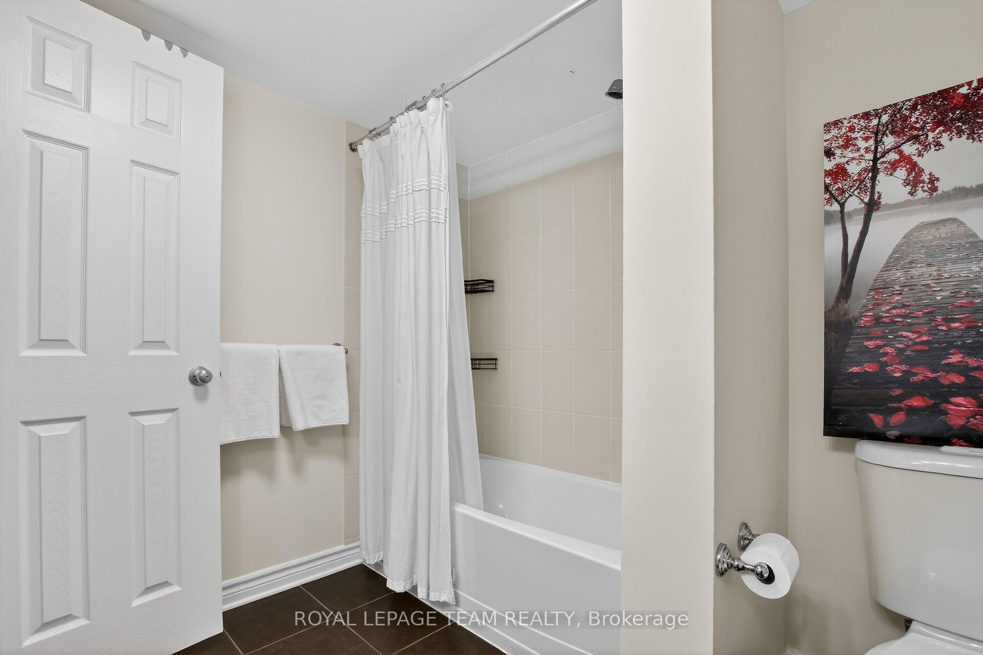 Photo 25 of 130A Lindenshade Drive, Ottawa, Barrhaven - Strandherd — HOMEH