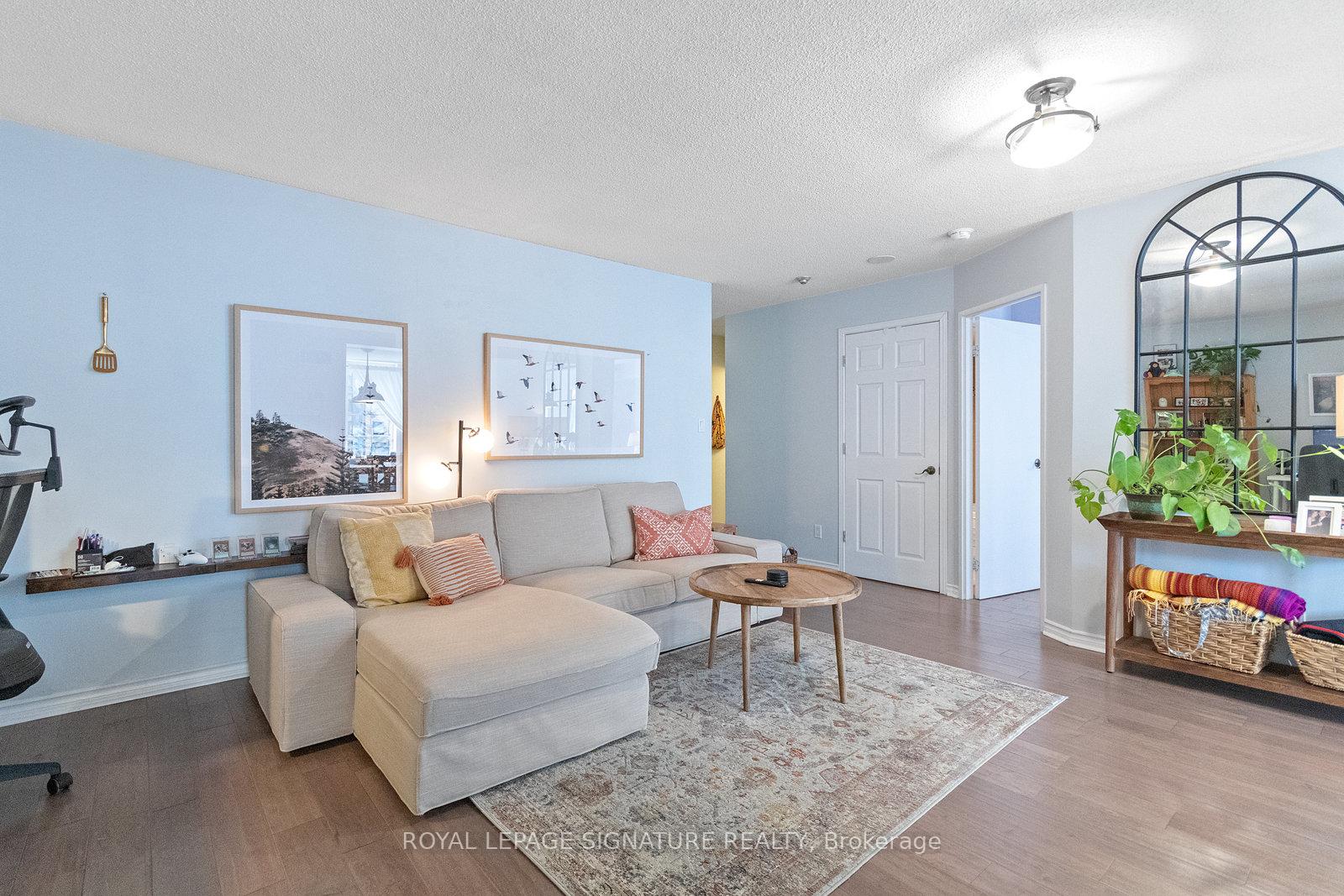 Photo 4 of Unit 1013, 633 Bay Street, Toronto, Bay Street Corridor — HOMEH