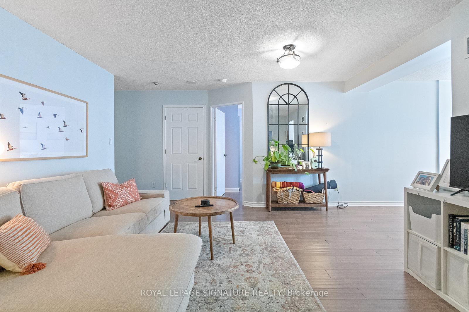 Photo 5 of Unit 1013, 633 Bay Street, Toronto, Bay Street Corridor — HOMEH