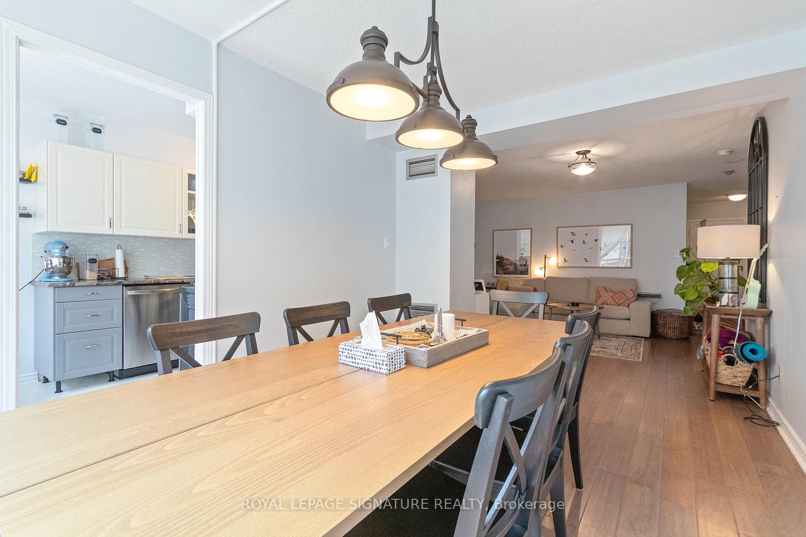 Photo 9 of Unit 1013, 633 Bay Street, Toronto, Bay Street Corridor — HOMEH