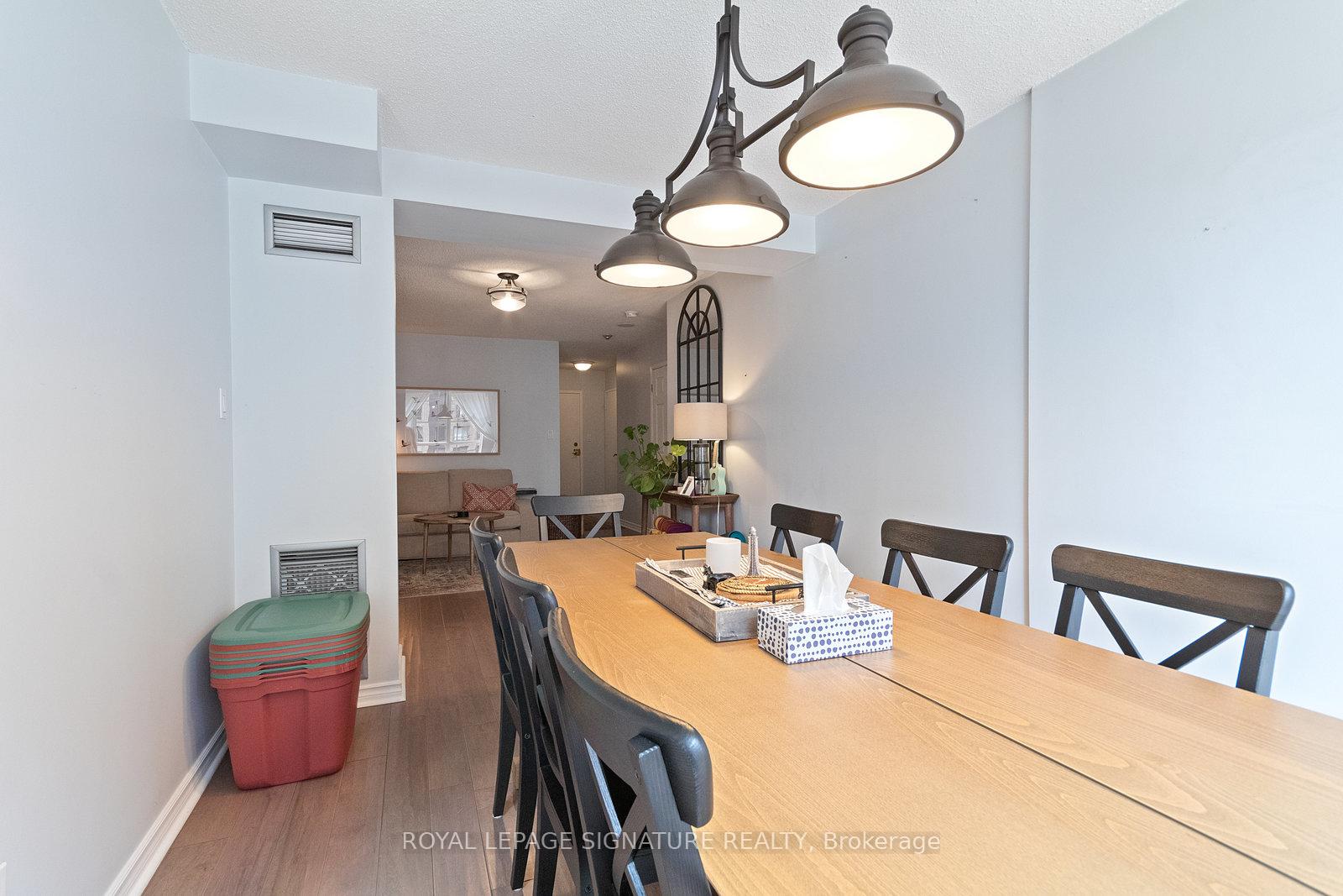 Photo 10 of Unit 1013, 633 Bay Street, Toronto, Bay Street Corridor — HOMEH