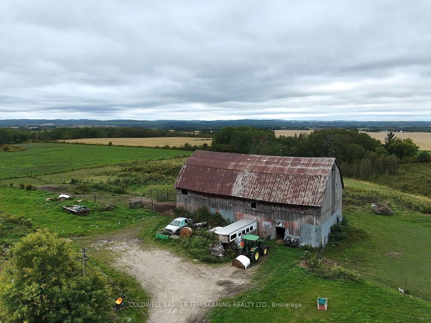 Photo 11 of 864140 Uno Park Road, Timiskaming, TIM - Outside - Rural — HOMEH