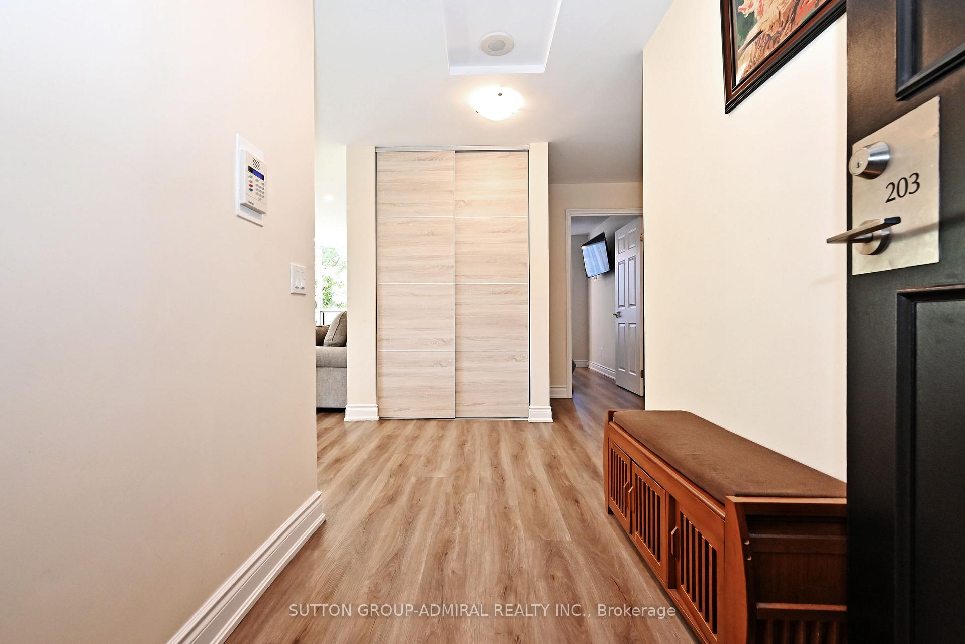 Photo 2 of Unit 203, 91 Townsgate Drive, Vaughan, Crestwood-Springfarm-Yorkhill — HOMEH