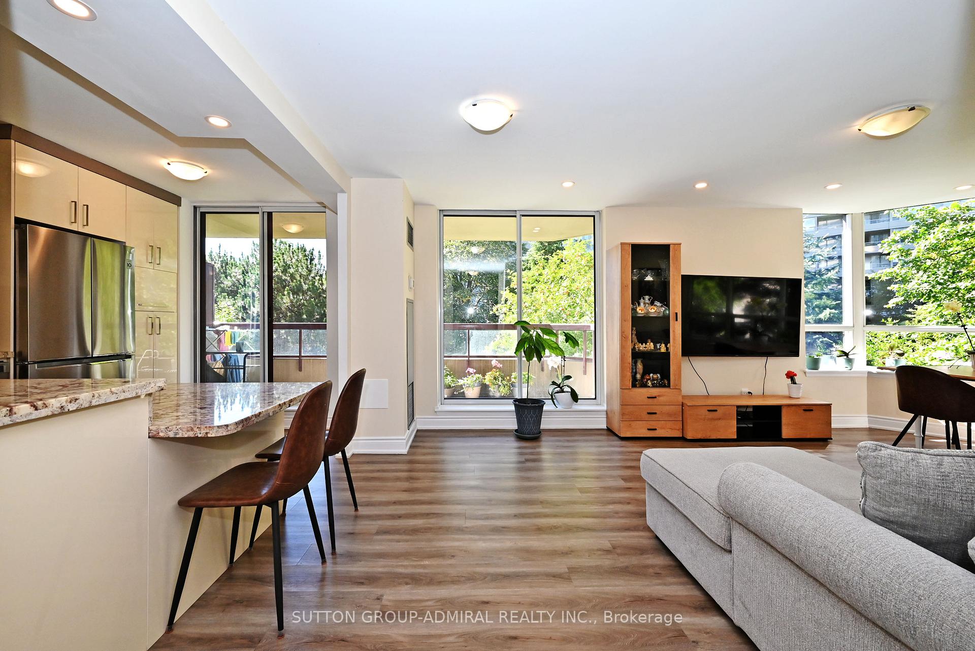Photo 3 of Unit 203, 91 Townsgate Drive, Vaughan, Crestwood-Springfarm-Yorkhill — HOMEH