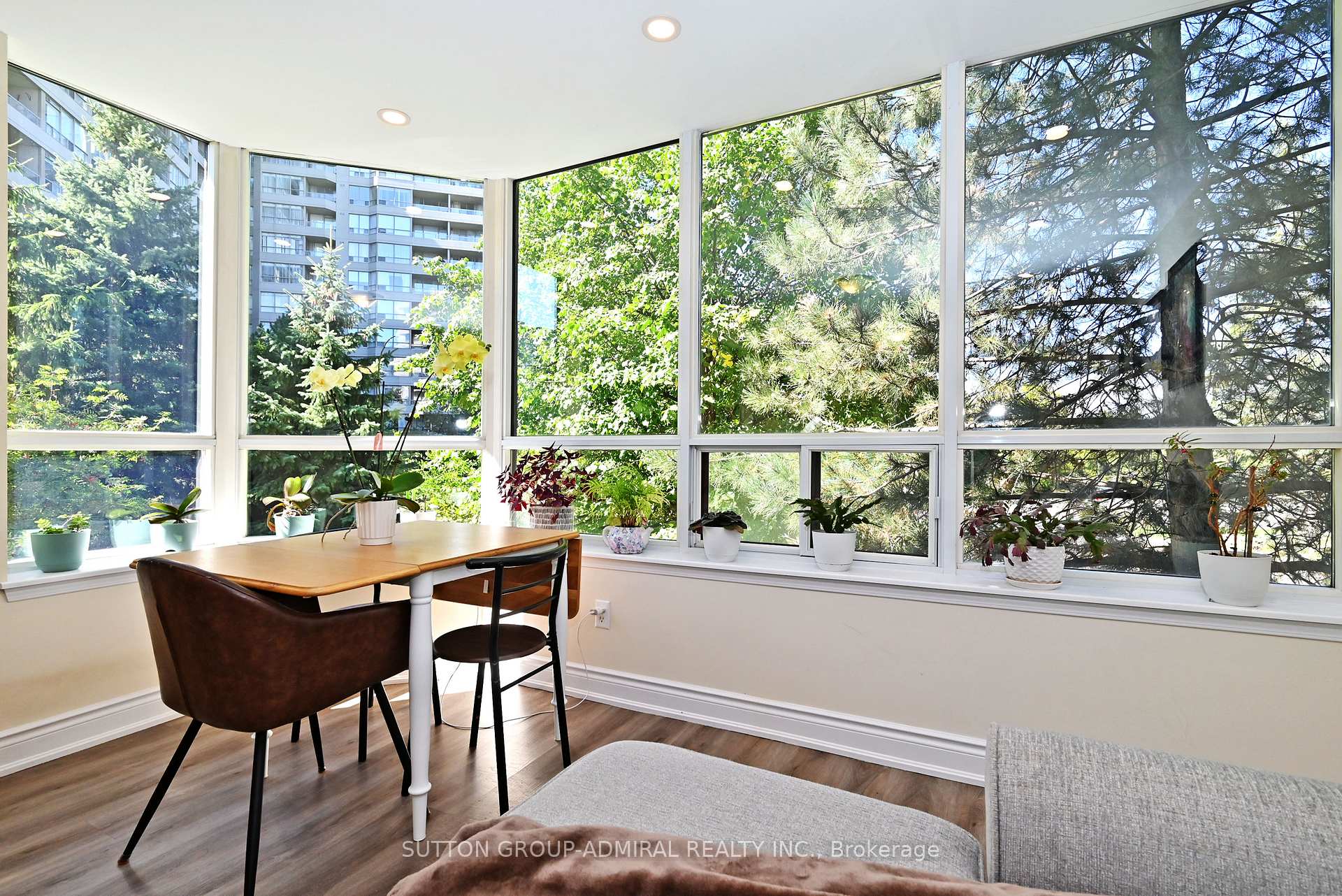 Photo 10 of Unit 203, 91 Townsgate Drive, Vaughan, Crestwood-Springfarm-Yorkhill — HOMEH