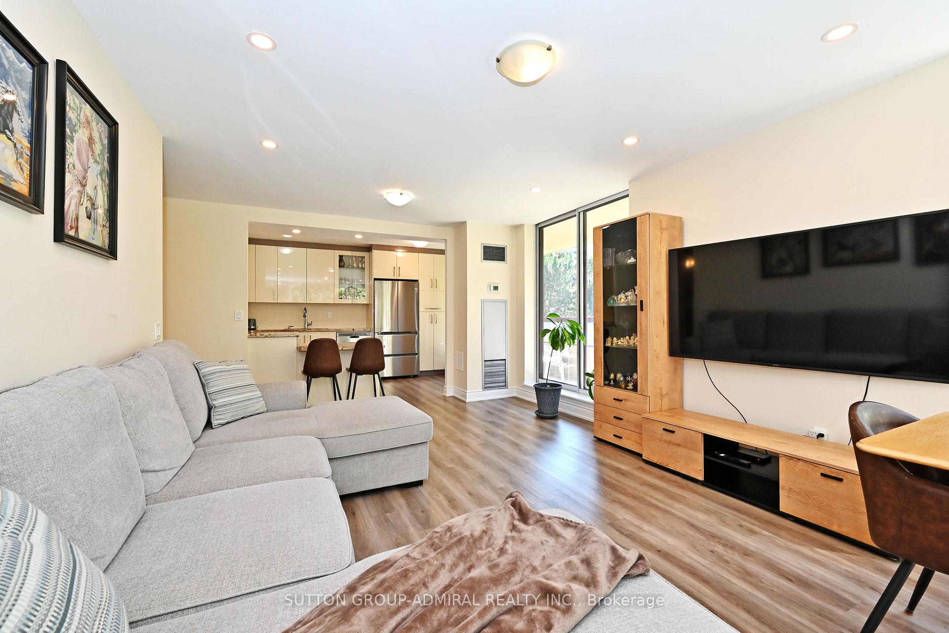 Photo 12 of Unit 203, 91 Townsgate Drive, Vaughan, Crestwood-Springfarm-Yorkhill — HOMEH