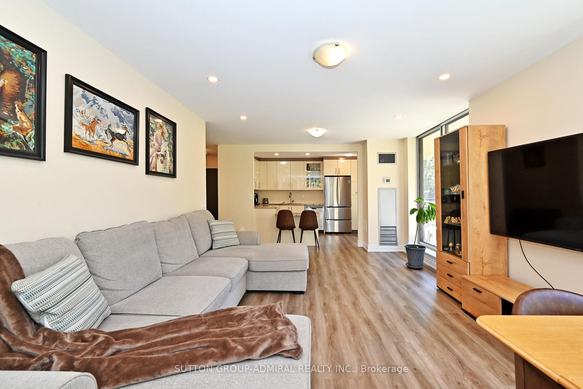 Photo 13 of Unit 203, 91 Townsgate Drive, Vaughan, Crestwood-Springfarm-Yorkhill — HOMEH