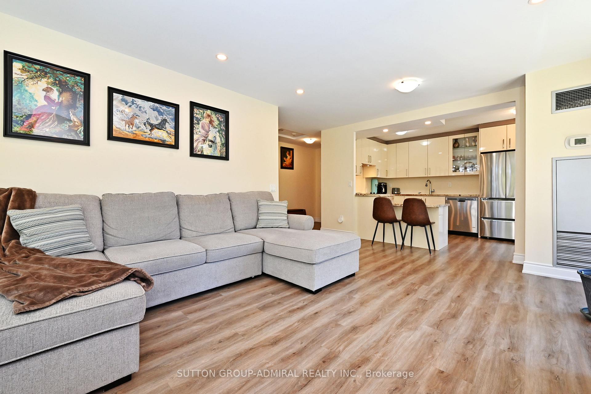 Photo 14 of Unit 203, 91 Townsgate Drive, Vaughan, Crestwood-Springfarm-Yorkhill — HOMEH