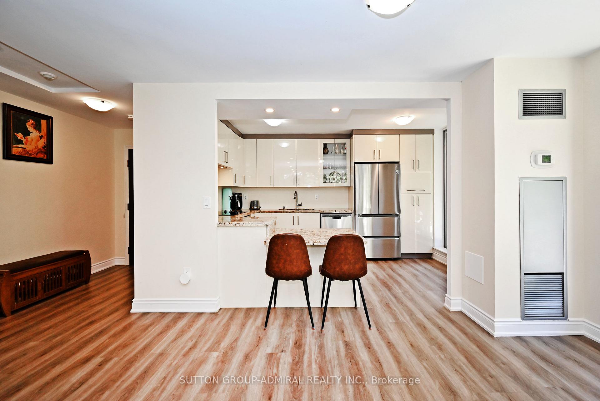 Photo 15 of Unit 203, 91 Townsgate Drive, Vaughan, Crestwood-Springfarm-Yorkhill — HOMEH