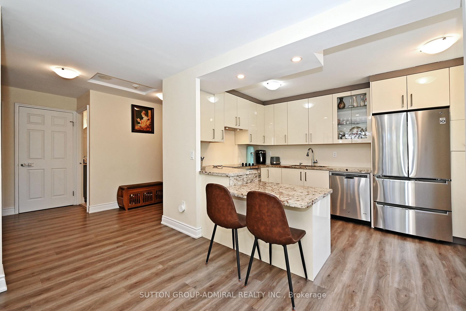 Photo 16 of Unit 203, 91 Townsgate Drive, Vaughan, Crestwood-Springfarm-Yorkhill — HOMEH