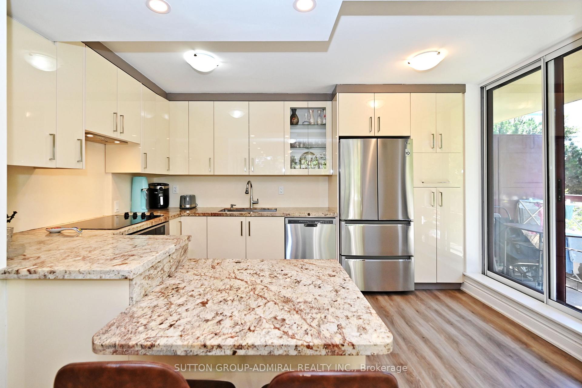 Photo 17 of Unit 203, 91 Townsgate Drive, Vaughan, Crestwood-Springfarm-Yorkhill — HOMEH