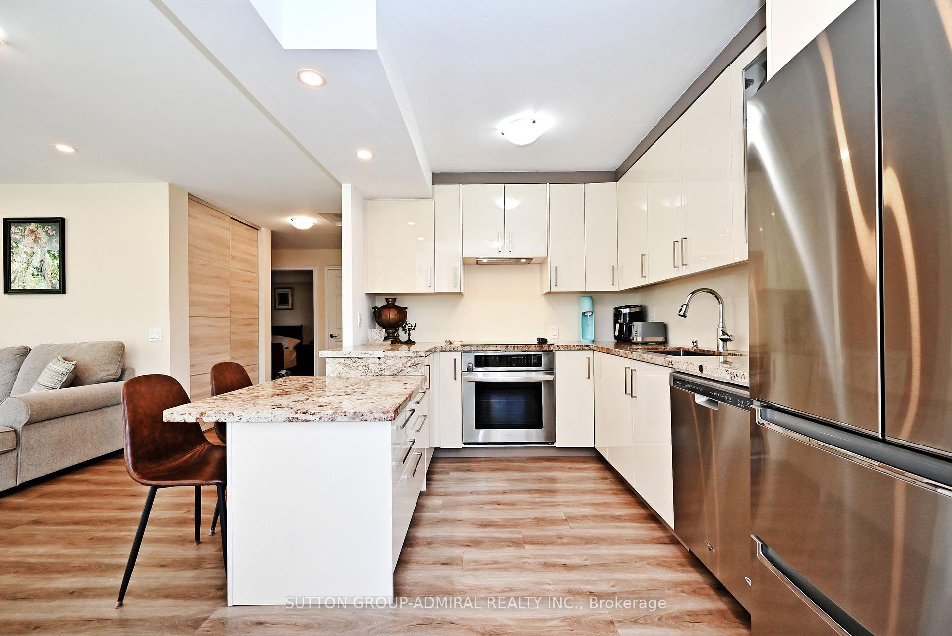 Photo 19 of Unit 203, 91 Townsgate Drive, Vaughan, Crestwood-Springfarm-Yorkhill — HOMEH