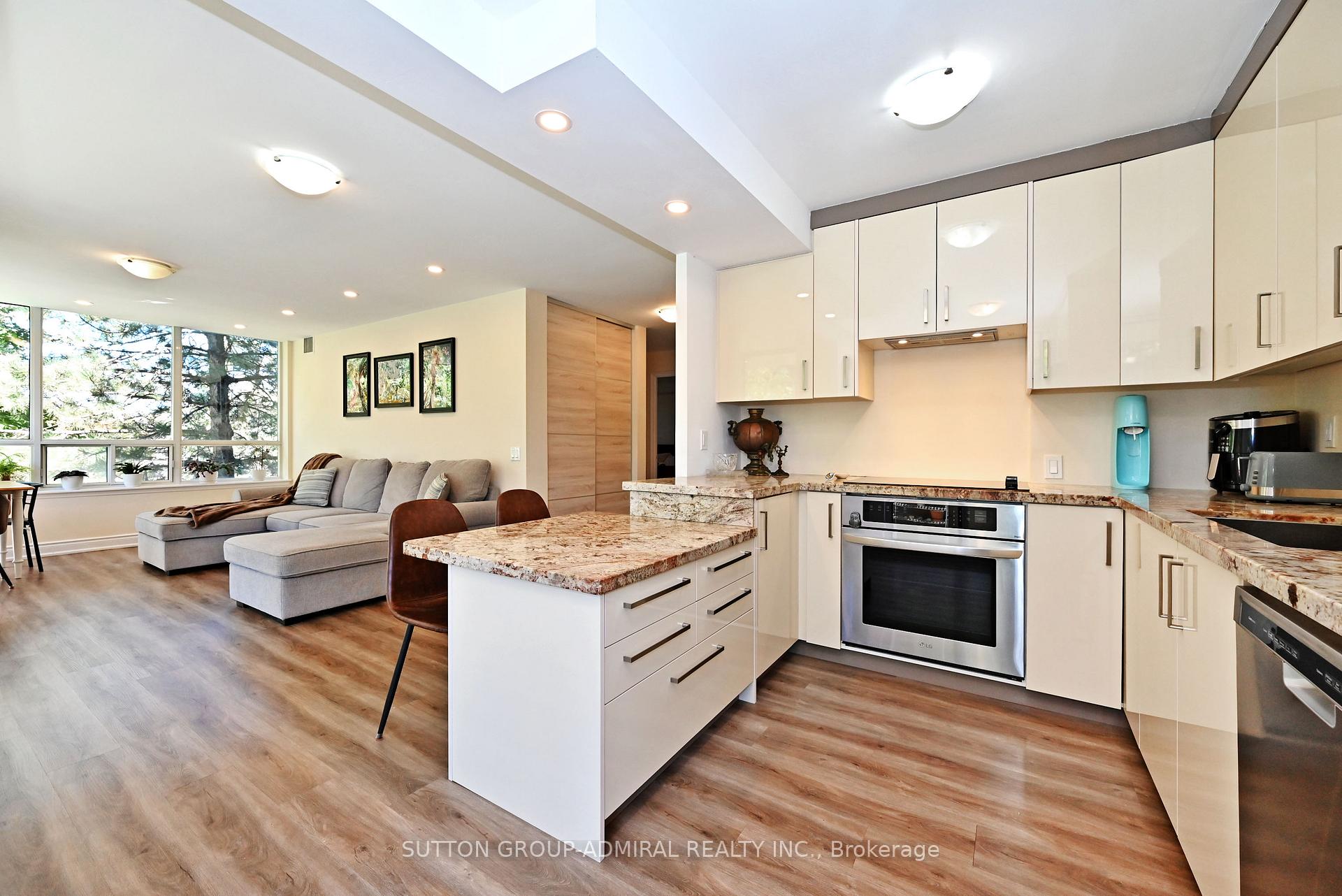 Photo 21 of Unit 203, 91 Townsgate Drive, Vaughan, Crestwood-Springfarm-Yorkhill — HOMEH