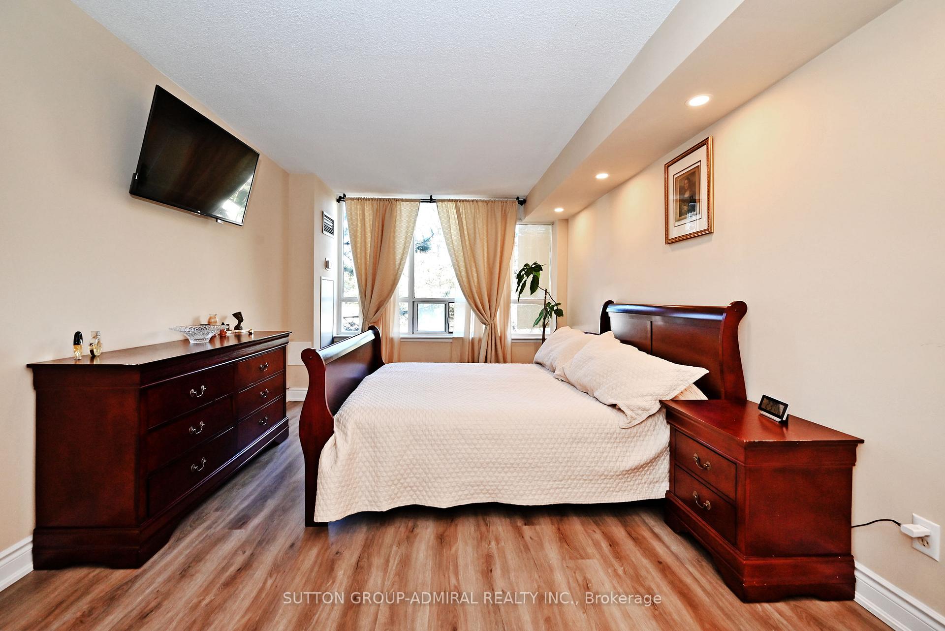 Photo 25 of Unit 203, 91 Townsgate Drive, Vaughan, Crestwood-Springfarm-Yorkhill — HOMEH