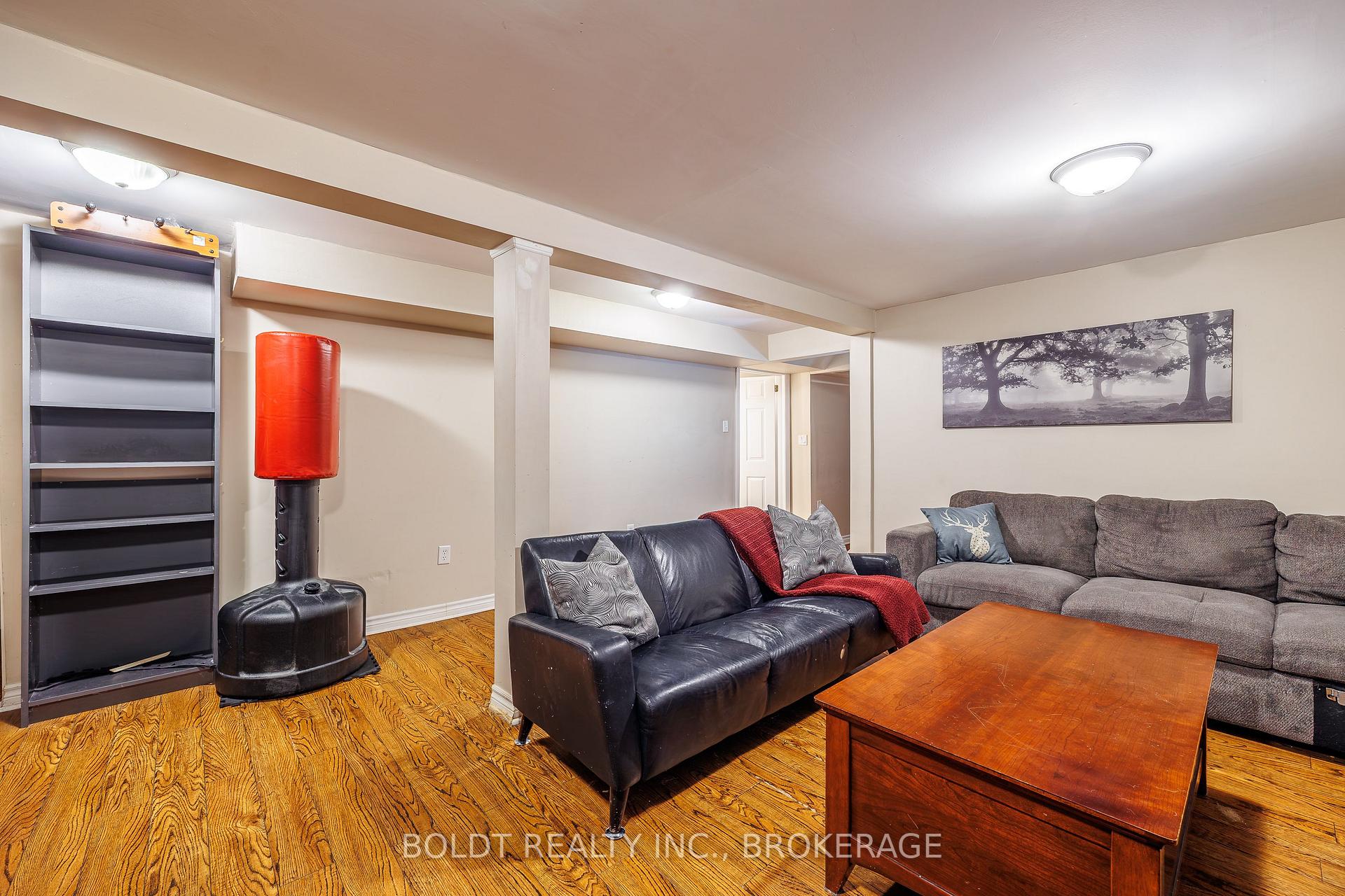 Photo 15 of 82 Wildwood Road, St. Catharines, Port Weller — HOMEH
