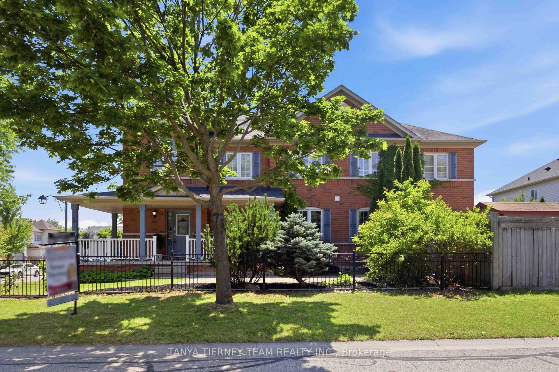 Photo 4 of 96 Robideau Place, Whitby, Pringle Creek — HOMEH