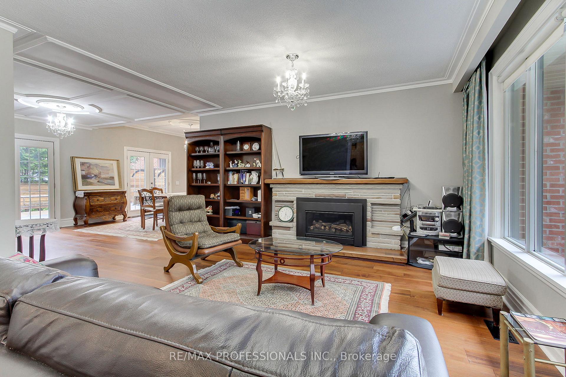 Photo 7 of 40 Cowley Avenue, Etobicoke, Islington-City Centre West — HOMEH