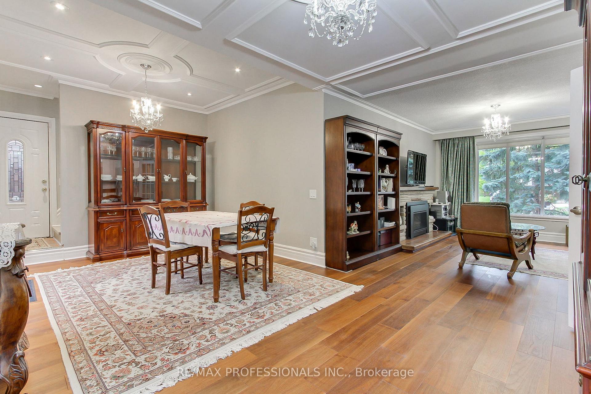 Photo 10 of 40 Cowley Avenue, Etobicoke, Islington-City Centre West — HOMEH