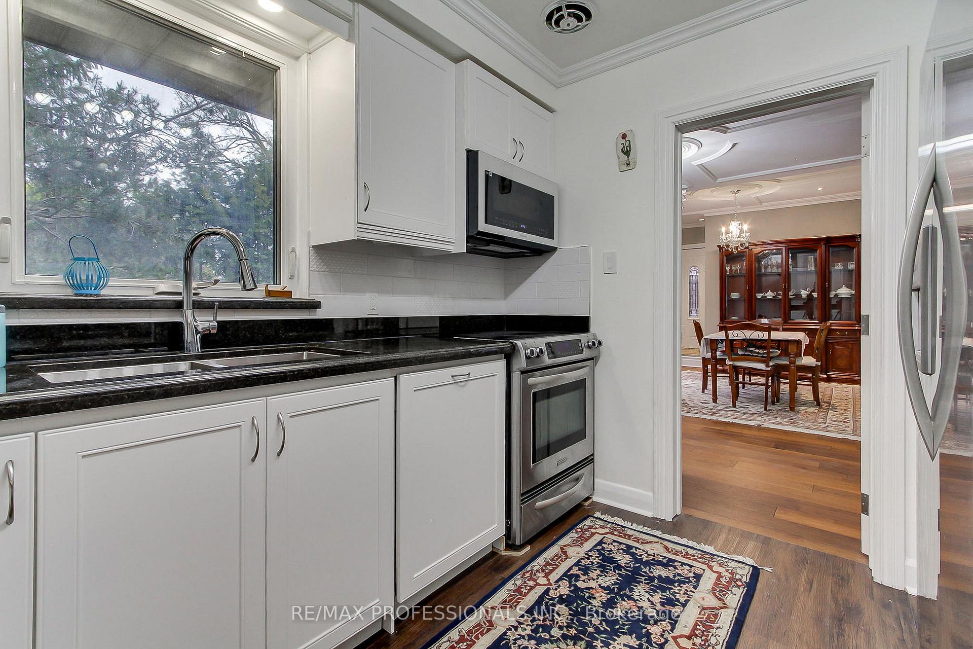 Photo 12 of 40 Cowley Avenue, Etobicoke, Islington-City Centre West — HOMEH