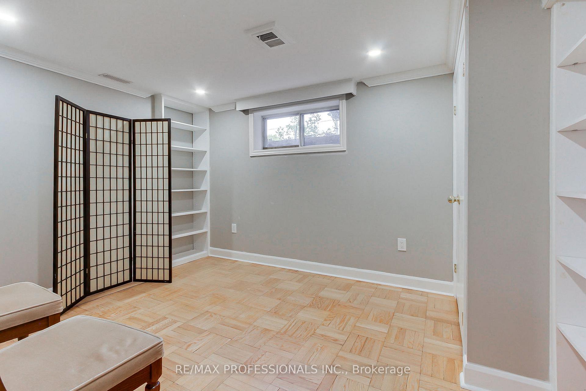 Photo 25 of 40 Cowley Avenue, Etobicoke, Islington-City Centre West — HOMEH
