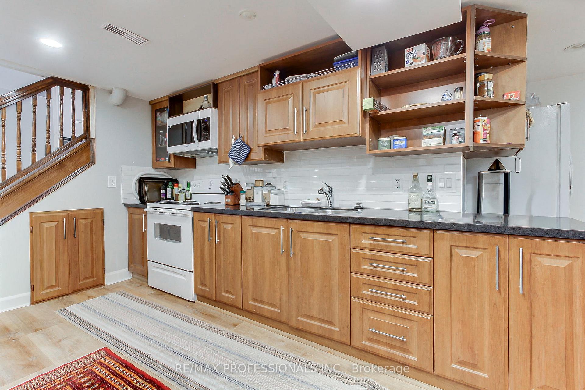 Photo 27 of 40 Cowley Avenue, Etobicoke, Islington-City Centre West — HOMEH