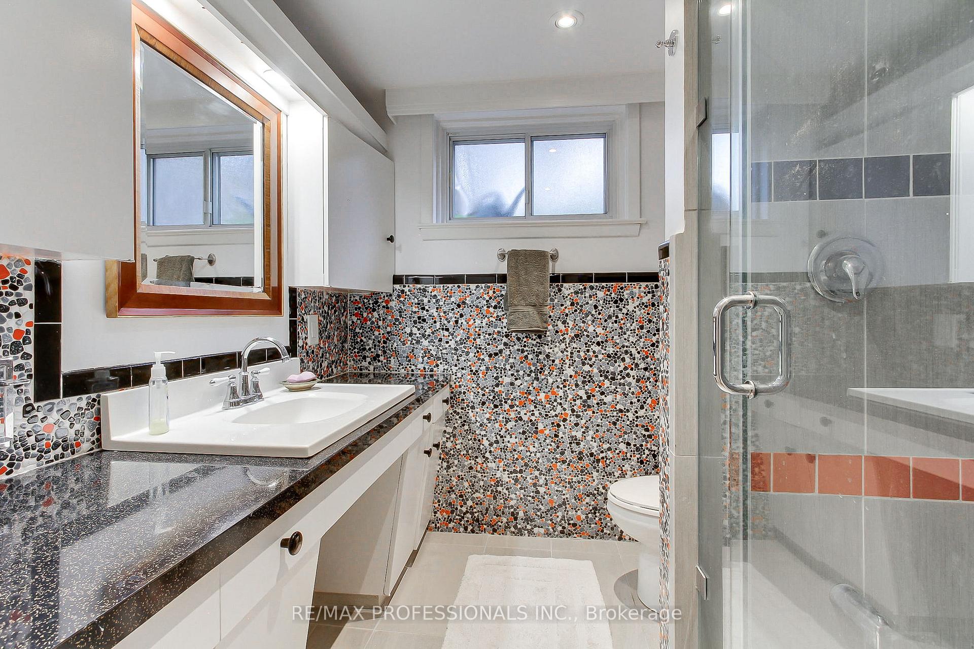 Photo 29 of 40 Cowley Avenue, Etobicoke, Islington-City Centre West — HOMEH