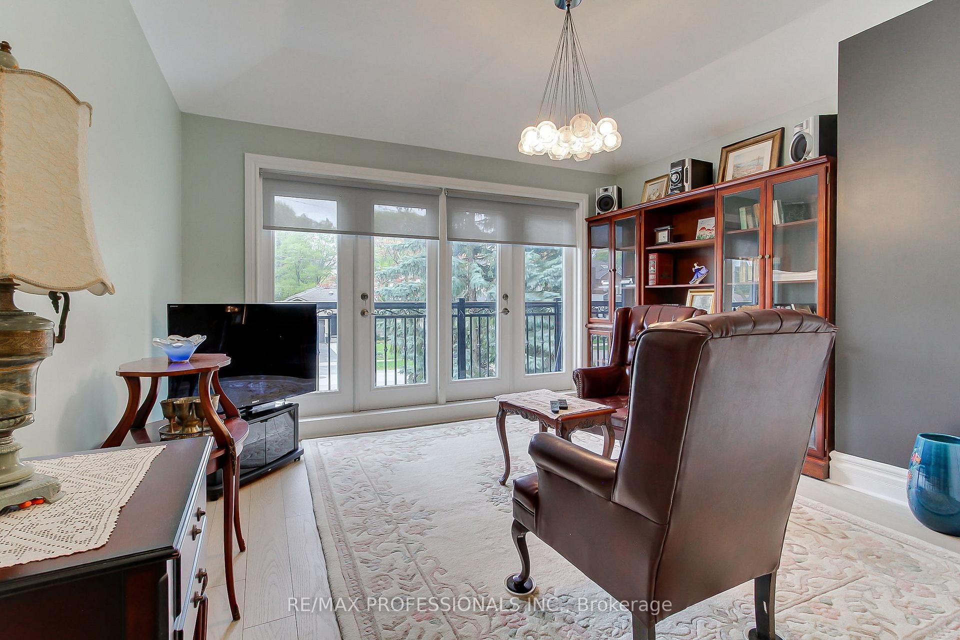 Photo 31 of 40 Cowley Avenue, Etobicoke, Islington-City Centre West — HOMEH
