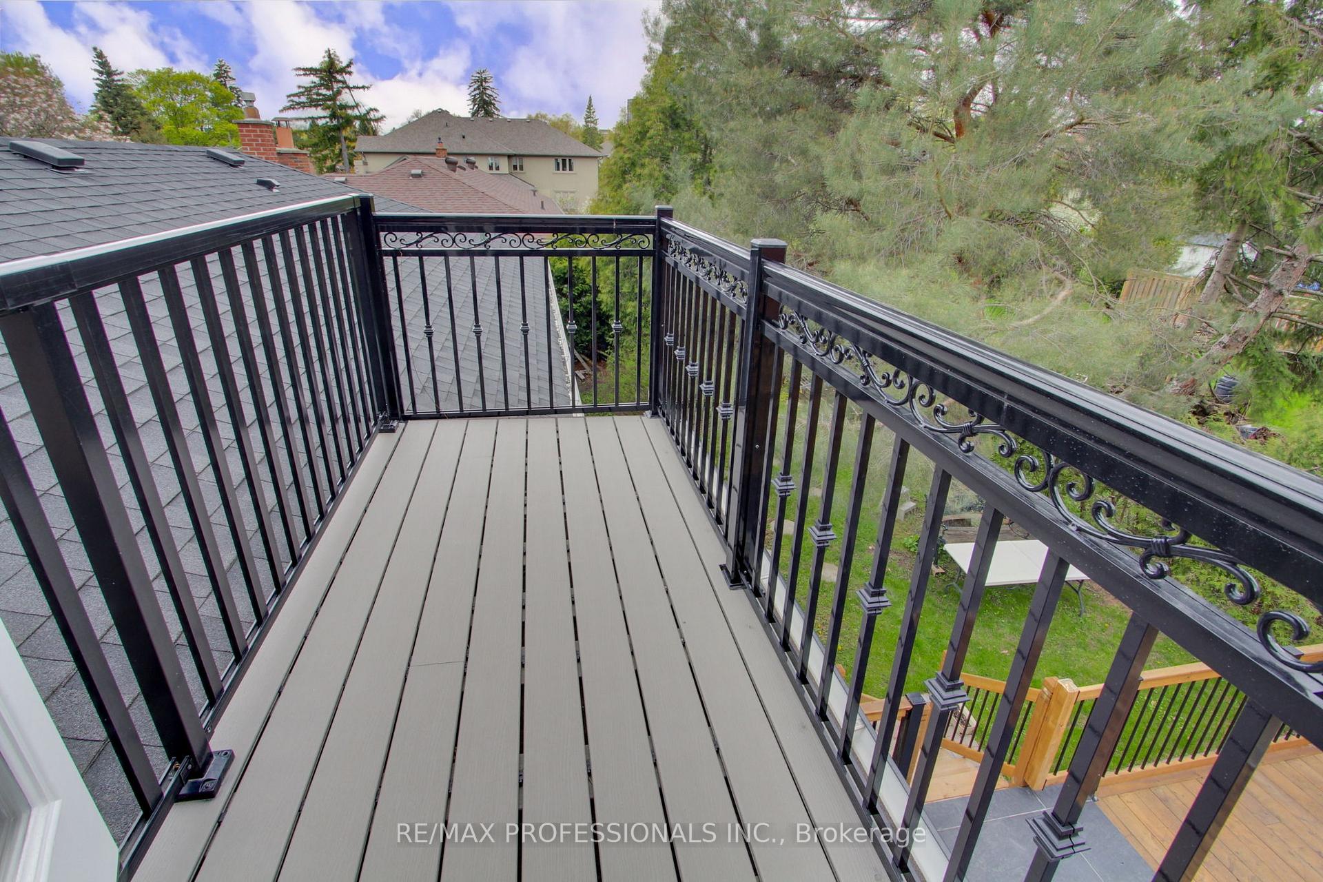Photo 36 of 40 Cowley Avenue, Etobicoke, Islington-City Centre West — HOMEH