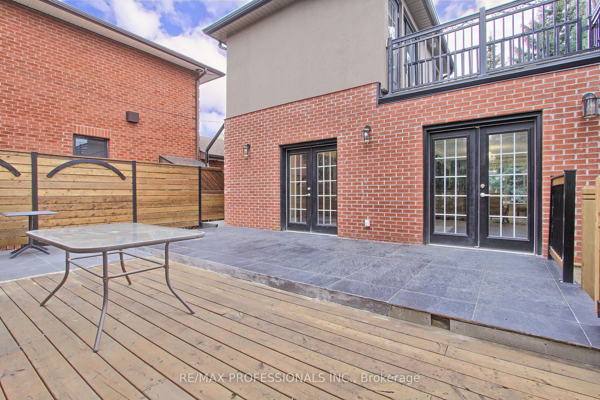 Photo 39 of 40 Cowley Avenue, Etobicoke, Islington-City Centre West — HOMEH