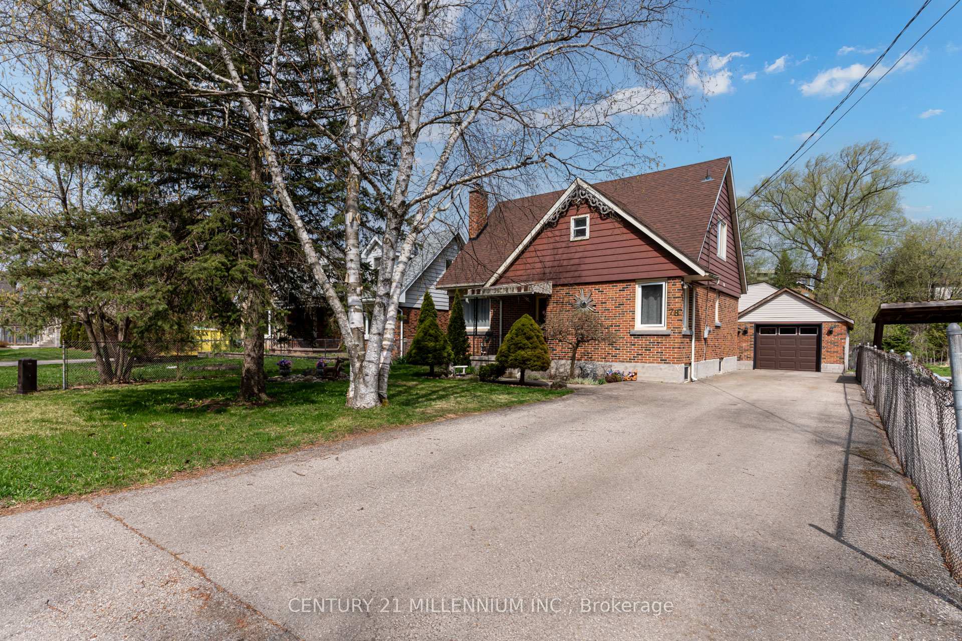 Photo 2 of 78 York Road, Guelph, St. Patrick's Ward — HOMEH