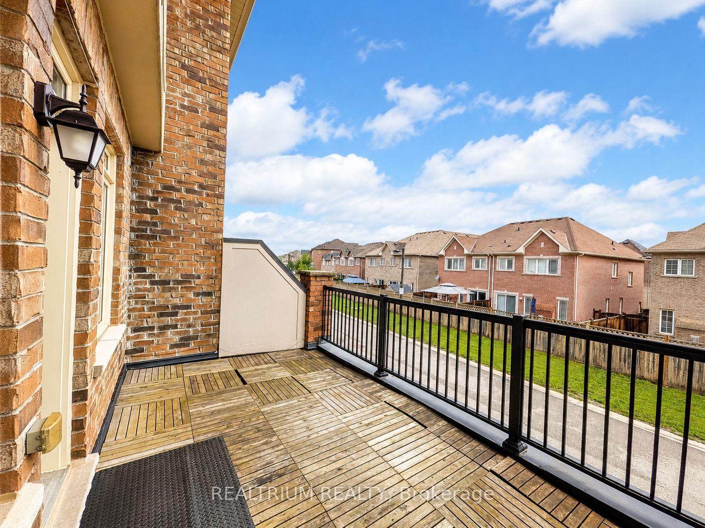 Photo 8 of 235 Dundas Way, Markham, Greensborough — HOMEH