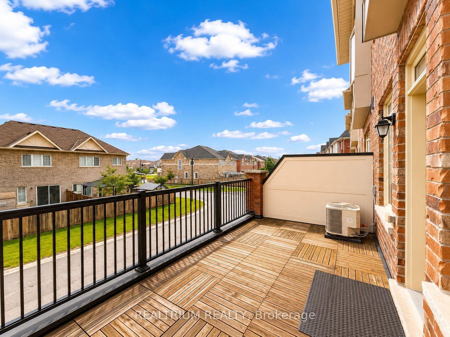 Photo 9 of 235 Dundas Way, Markham, Greensborough — HOMEH